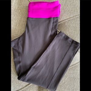 CHAMPION ATHLETIC CROP PANTS